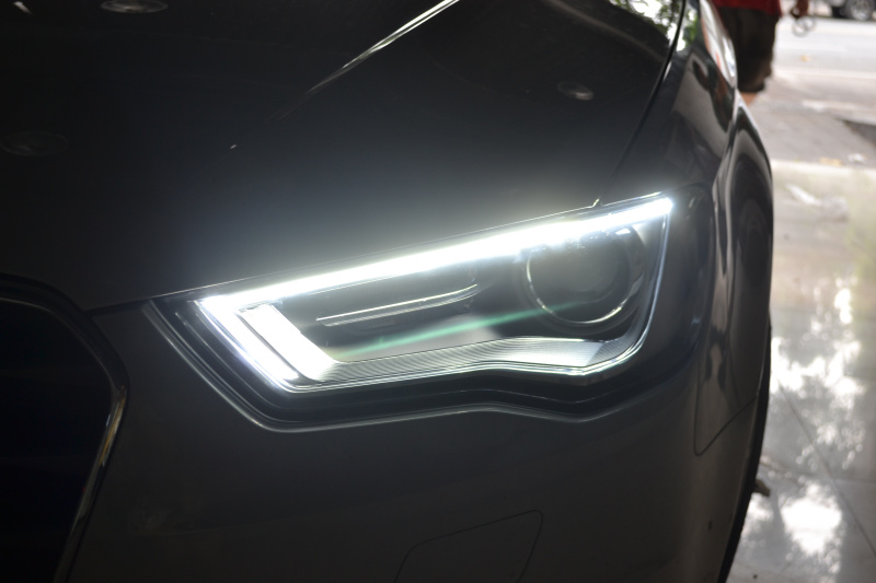 奧迪A3車(chē)燈改裝升級原裝頂配氙氣燈LED日行燈
