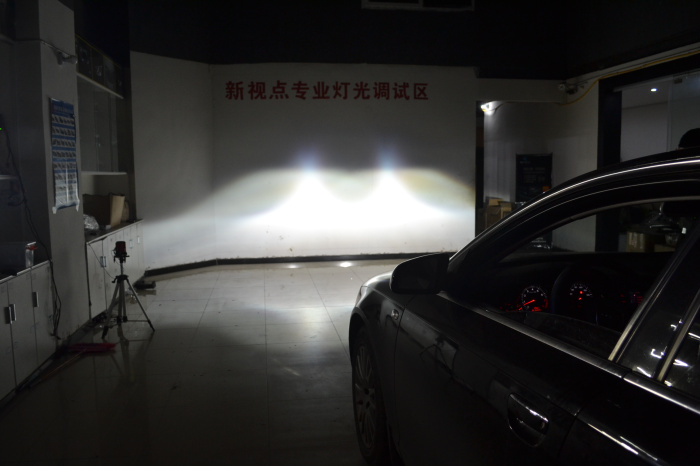 奧迪A6L車(chē)燈改裝海拉5透鏡歐司朗氙氣燈