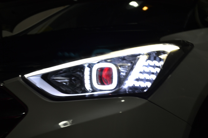 IX45新勝達車(chē)燈改裝海拉5透鏡歐司朗氙氣燈