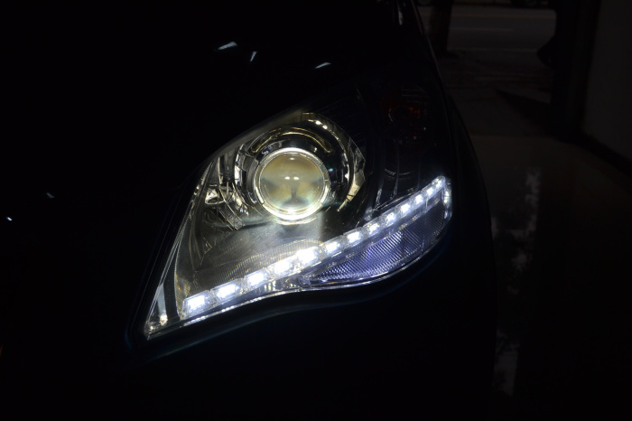 雙龍柯蘭多車(chē)燈改裝大燈總成LED日行燈
