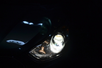 IX35車(chē)燈改裝進(jìn)口海拉5透鏡歐司朗氙氣燈
