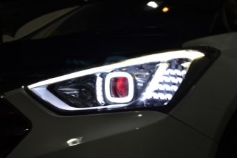 IX45新勝達車(chē)燈改裝海拉5透鏡歐司朗氙氣燈