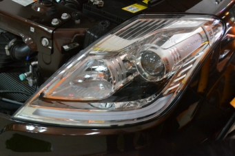 雷斯特車(chē)燈改裝透鏡氙氣燈