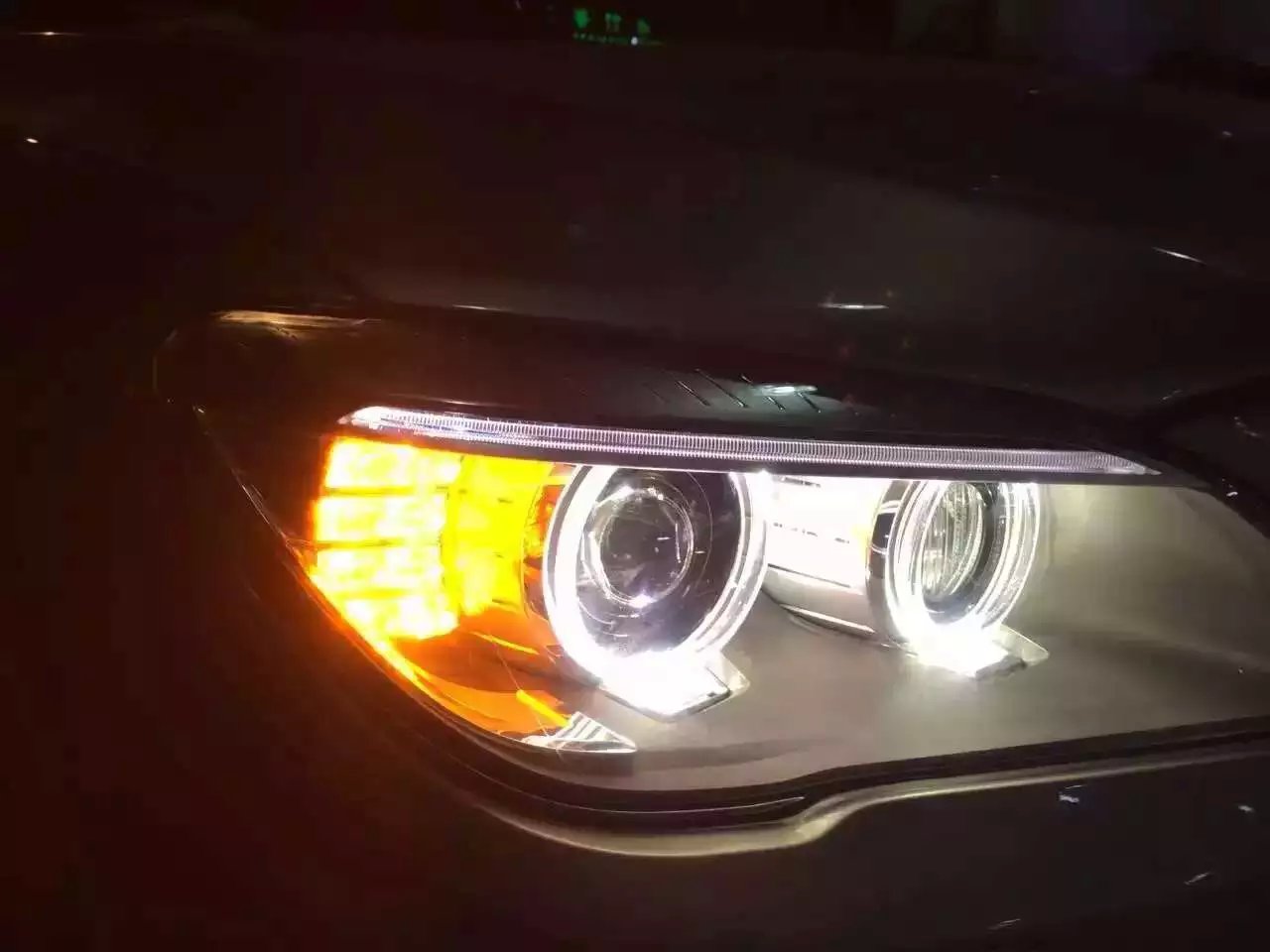 汽車(chē)大燈改裝店